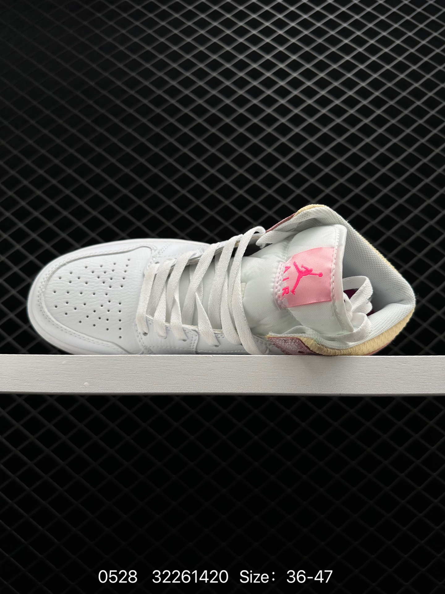 Nike Air Jordan 1 MidAJ1